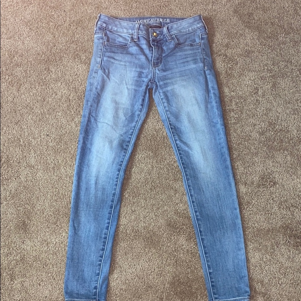 Women AE jeans.